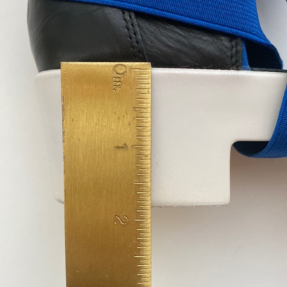 Fessura Platform Leather Sandals - Picture 13 of 16